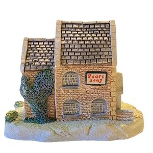 Vintage Naturecraft Figurine Alms House #5 by Peter Tomlins 1985